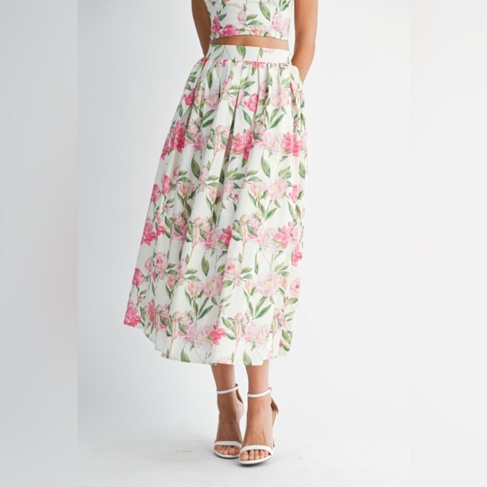 Floral Pink and White Skirt Set - Picture 13 of 13